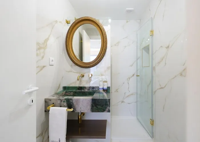 Apartment New! Stylish Portuguese Soul Retreat In Belem 4p