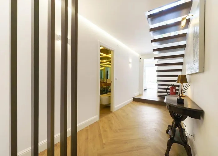 New! Stylish Portuguese Soul Retreat In Belem 4p