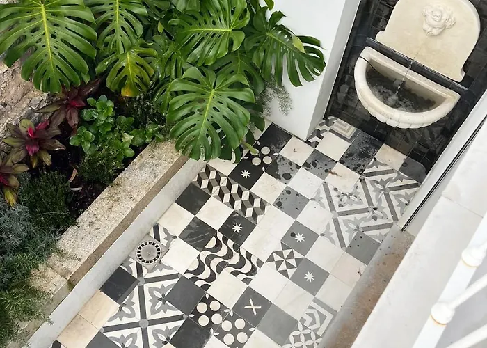 New! Stylish Portuguese Soul Retreat In Belem 4p Apartment Lisbon