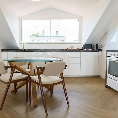 New! Stylish Portuguese Soul Retreat In Belém 4p