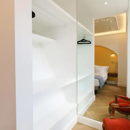 New! Stylish Portuguese Soul Retreat In Belem 4p