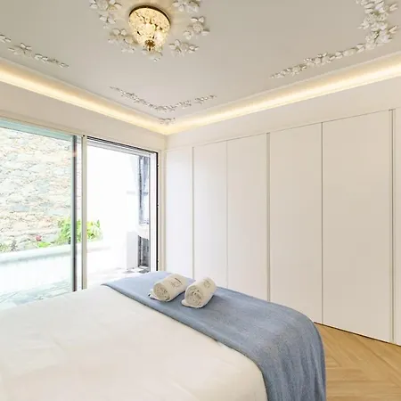 New! Stylish Portuguese Soul Retreat In Belem 4p