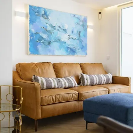 New! Stylish Portuguese Soul Retreat In Belem 4p *
