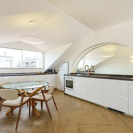 New! Stylish Portuguese Soul Retreat In Belem 4p *